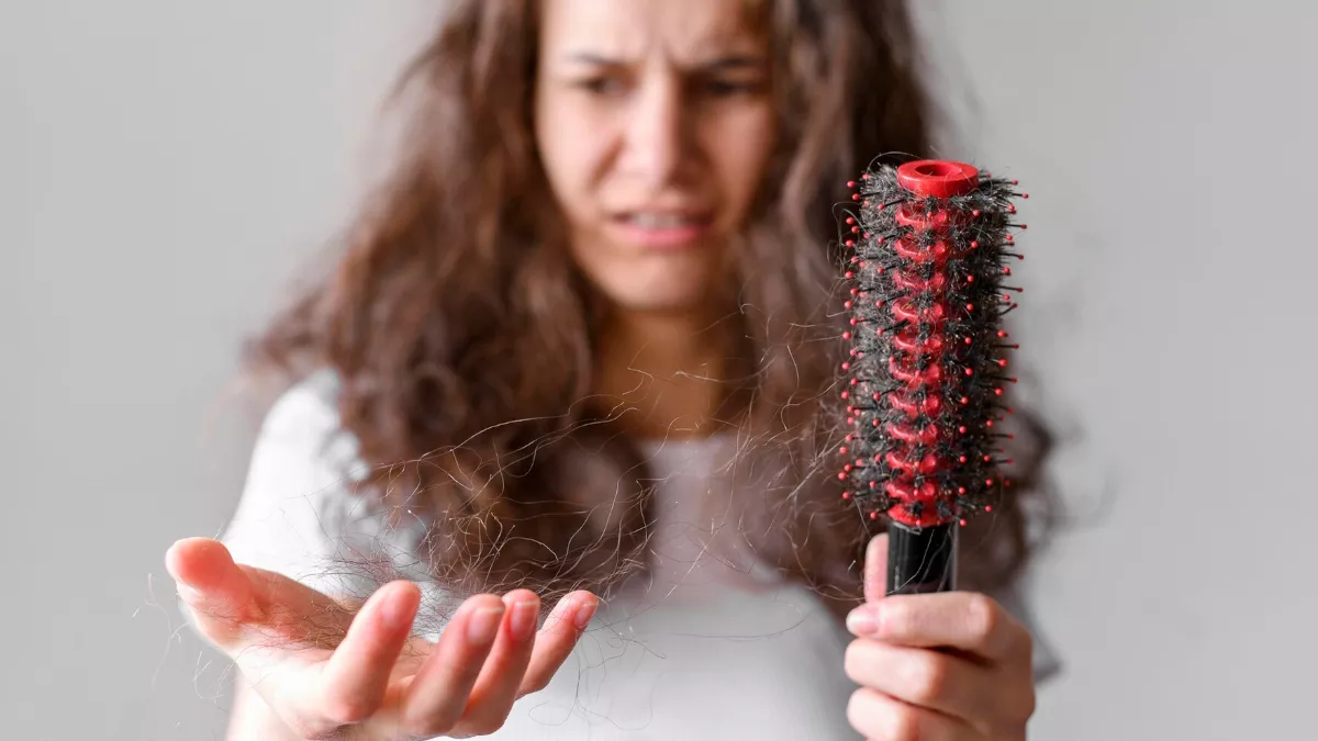 Hair Growth Smoothie: झड़ते बालों ने बढ़ा रखी है टेंशन, तो ये स्मूदी है हर हेयर प्रॉब्लम का सॉल्यूशन