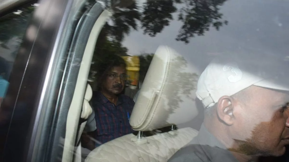 l अरविंद केजरीवाल को लेकर कोर्ट के लिए निकली ED