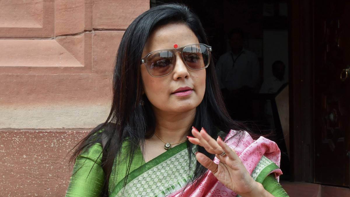 https://www.jagranimages.com/images/newimg/28032024/28_03_2024-mahua_moitra_23684317.jpg
