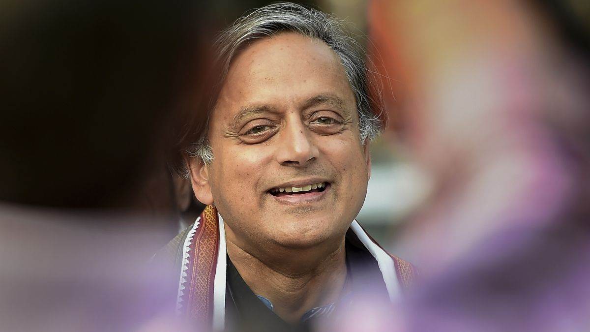 https://www.jagranimages.com/images/newimg/28032024/28_03_2024-shashi_tharoor__23684140.jpg