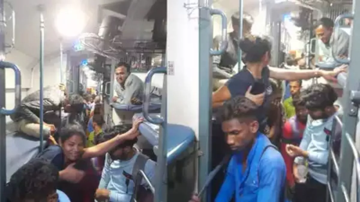Bhuj-Shalimar Express में Sleeper Coach बना जनरल डब्बा! भीड़ से परेशान यात्री ने रेलवे से की शिकायत; मिला ये जवाब