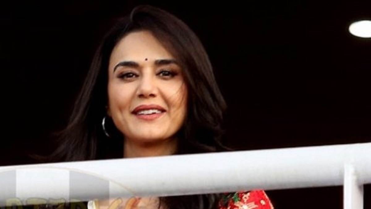 https://www.jagranimages.com/images/newimg/28032024/28_03_2024-zinta_23684683.jpg