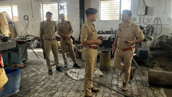 भोजपुर थाना क्षेत्र के एक गांव स्थित कपड़ा फैक्ट्री में बायलर फटने से तीन मजदूरों की मौत। फाइल फोटो