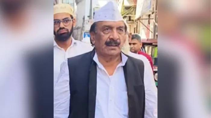 संभल विधायक इकबाल महमूद ने वक्फ संशोधन बिल पर संसद में बनी संयुक्त संसदीय समिति पर तंज कसा है।