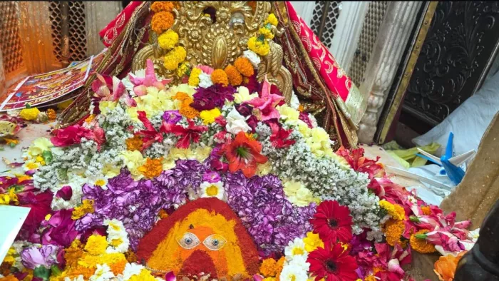 नवरात्र में सज गया माता का दरबार।