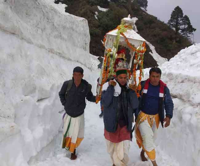 Kedarnath Yatra 2020 एक दिन पूर्व केदारनाथ पहुंची बाबा केदार की उत्‍सव डोली, बुधवार को खुलेंगे धाम के कपाट