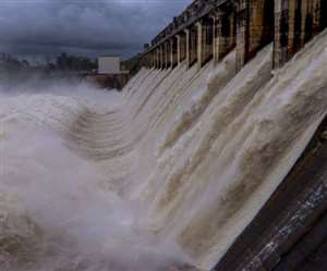 ब्रह्मपुत्र नदी पर दुनिया का सबसे बड़ा हाइड्रोइलेक्ट्रिक बांध बनाने की योजना पर पानी फिरता नजर आ रहा है