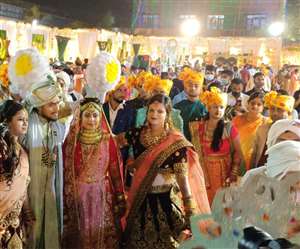 WATCH VIRAL VIDEO: बिहार के विधायक के बेटे की शादी में कोरोना गाइडलाइन की उड़ी धज्जियां, CM नीतीश के निर्देशों को हवा में उड़ाया