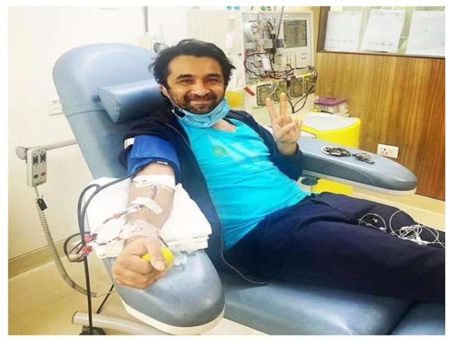 shraddha kapoor brother siddhant kapoor donated his blood for plasma therapy also urges to people to do it