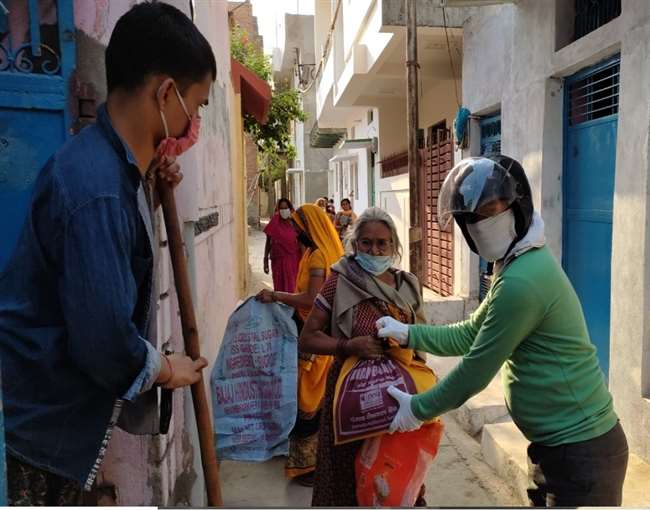 इस वॉर रूम में सेवादूतों की टीम दवा, भोजन और अनाज के साथ मौजूद रहेगी।