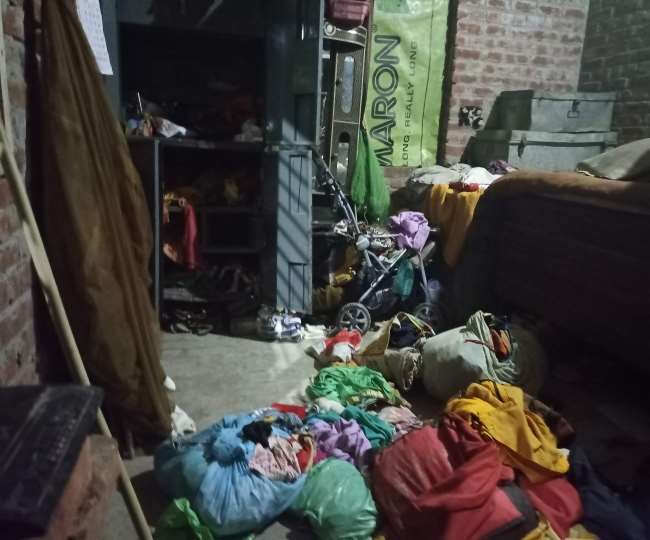 lakhs stolen by breaking the lock of a locked house in muzaffarnagar