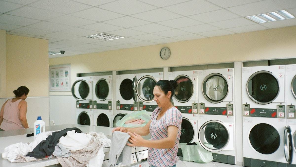 Best Automatic Washing Machines: जिद्दी दागों की लगेगी जमकर वाट और कपड़े होंगे सबसे साफ़, फीचर्स हैं काफी अनोखे