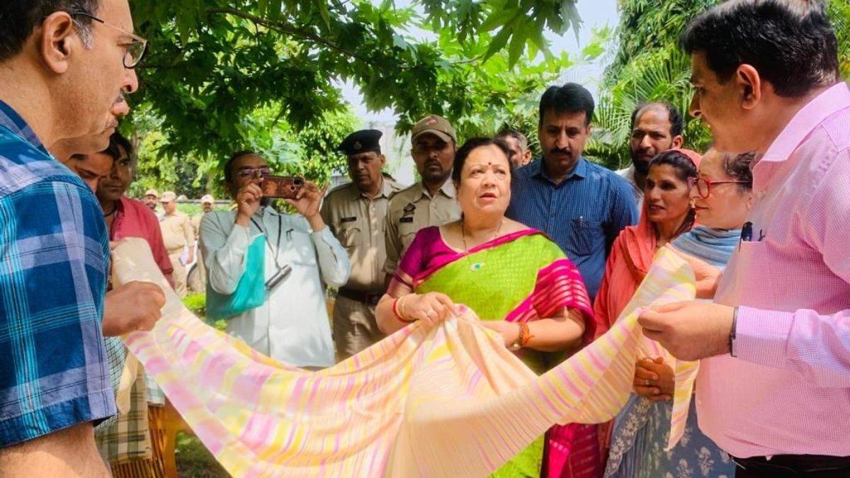 https://www.jagranimages.com/images/newimg/28042023/28_04_2023-darshana_jardosh__23397677.jpg