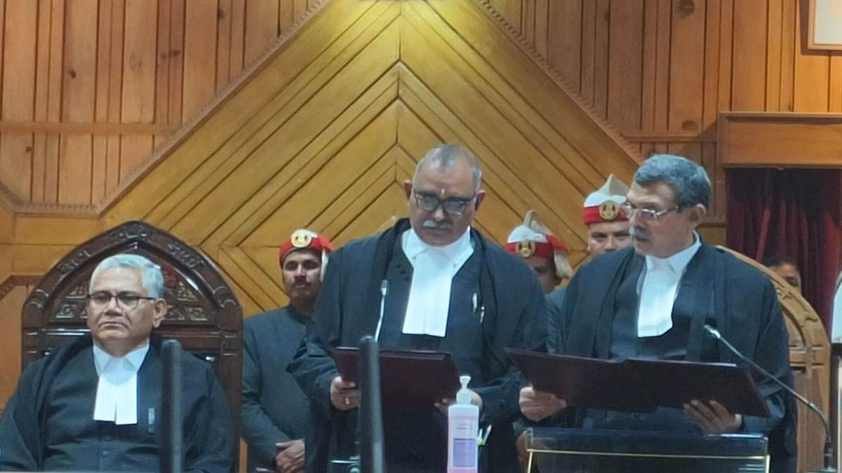 नैनीताल हाईकोर्ट के तीन नए न्यायाधीशों ने ली शपथ, शपथग्रहण के दौरान