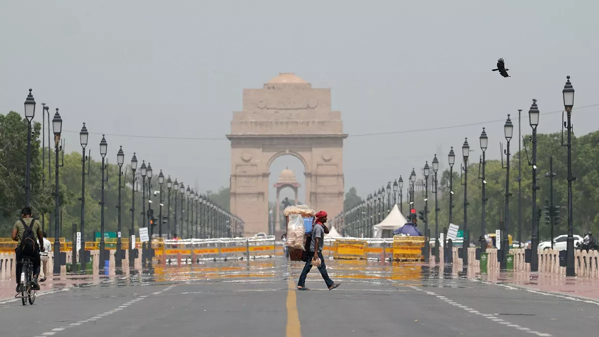 Weather Forecast: दिल्ली में गर्मी से अभी राहत रहेगी बरकरार, जानिए कितना रहेगा तापमान; लू को लेकर भी IMD ने दिया अपडेट