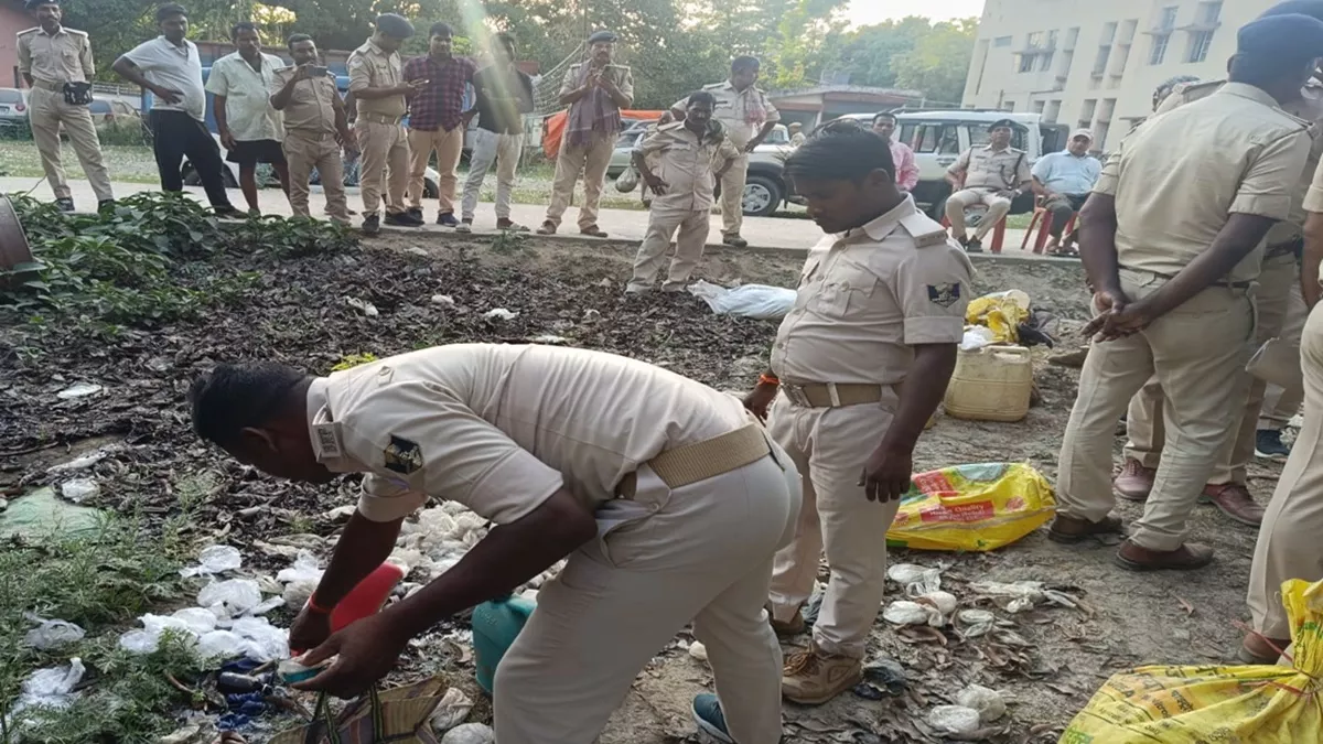 Bihar News: बिहार में 1200 लीटर शराब देखते ही लोगों के उड़े होश, फिर पुलिस ने लिया एक्शन; देखती रह गई पब्लिक