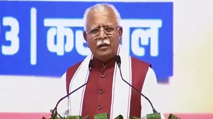 Haryana News: जसिया गांव में आयोजित जनसभा में गांधी परिवार व हुड्डा परिवार पर बरसे पूर्व सीएम।