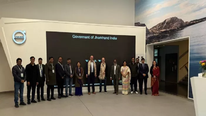 विदेशी दौरे से आज रात लौटेगी टीम हेमंत