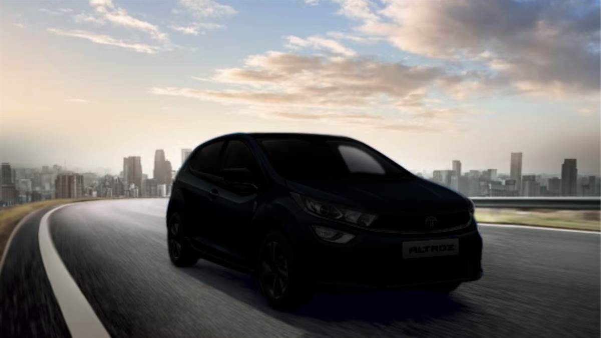 https://www.jagranimages.com/images/newimg/28042025/28_04_2025-tata_altroz_facelift_01615_23927064_123342196.jpg