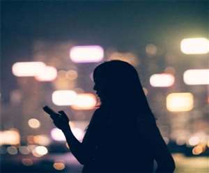 डेटिंग एप पर युवती ने छात्र से न्यूड चैट की, फिर करने लगी ब्लैकमेल, पढ़ें- पूरी कहानी