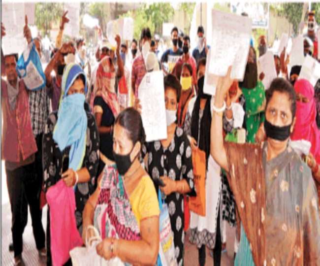 इस जिले की आबादी हो गई 70 लाख, राशन कार्ड मात्र चार लाख लोगों के पास