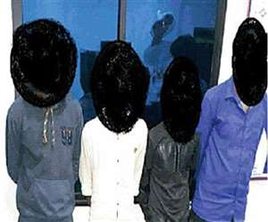 Ranchi News: रांची पुलिस ने 5 बाइक चोर को गिरफ्तार कर 12 मोटरसाइकिलें जब्त की हैं।