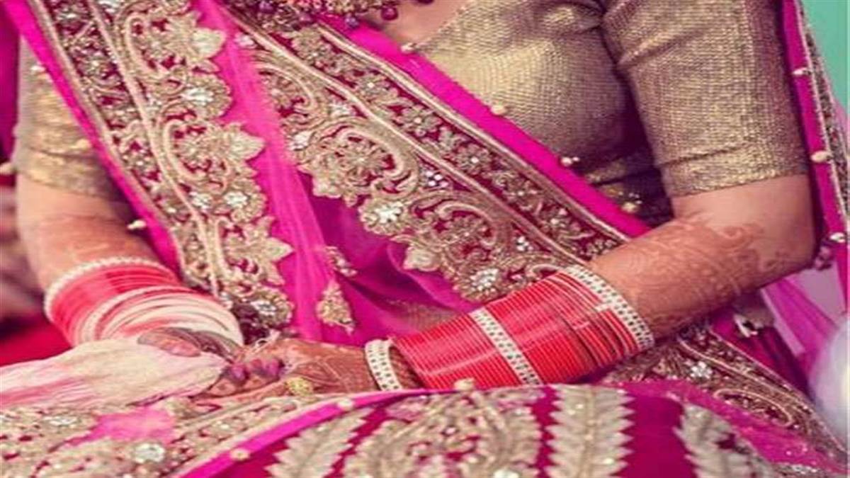tilak for wedding of young man was going on in varanasi when pregnant girlfriend reached and opened the young man history