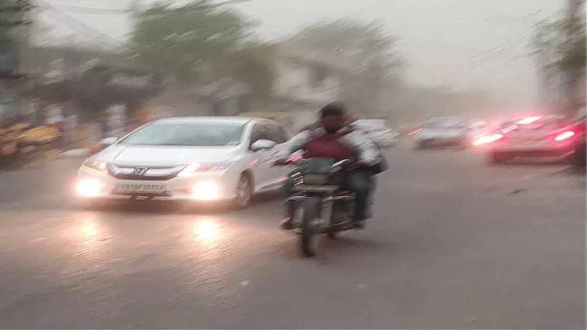Punjab Weather Update: पंजाब में मौसम ने बदली करवट, लुधियाना में तेज आंधी, मोगा में हल्की बारिश