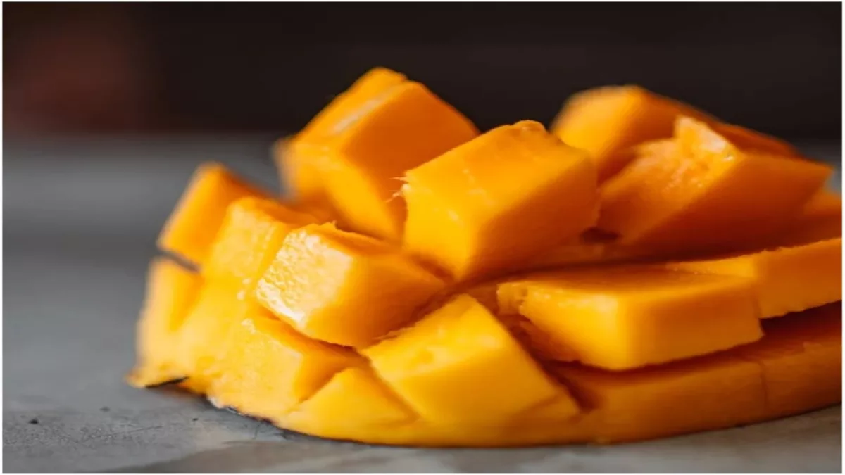 Mangoes For Diabetics: डायबिटीज़ के मरीज़ इस तरीके से खाएंगे आम, तो नहीं बढ़ेगा ब्ल्ड शुगर लेवल