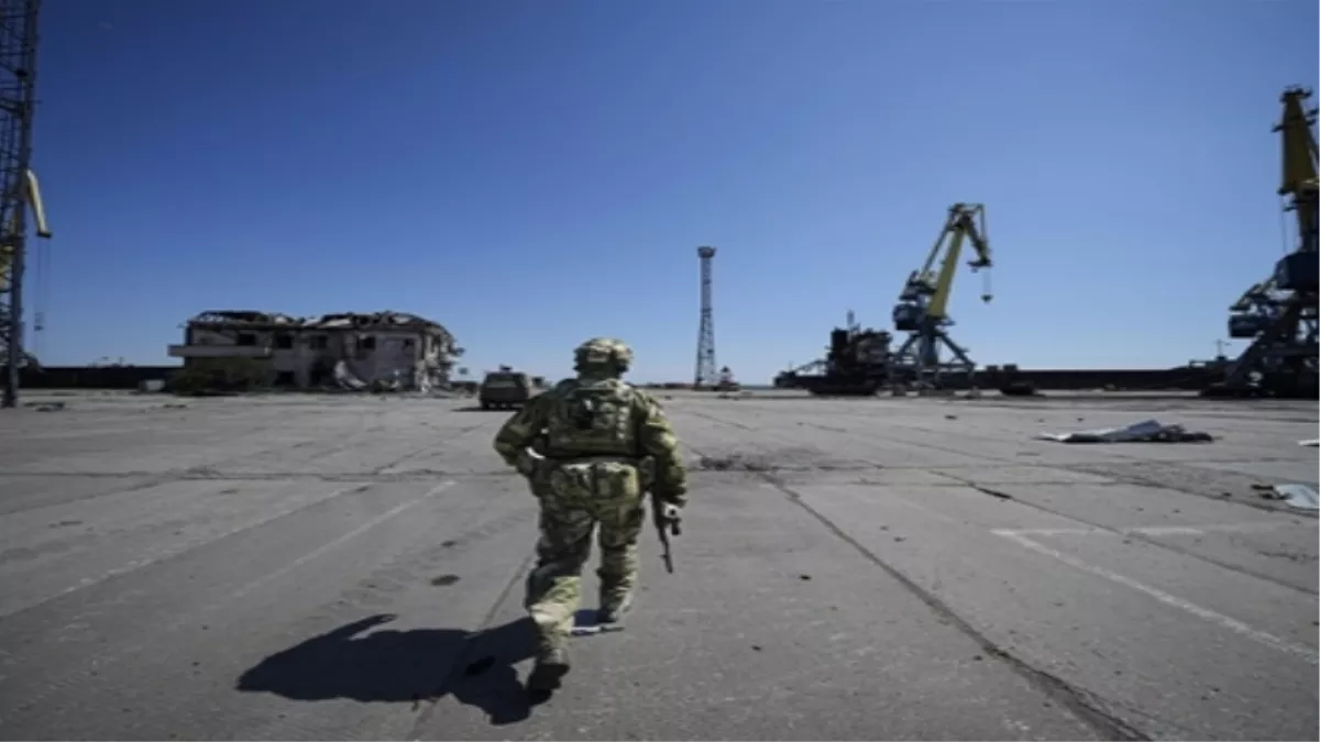 Russia Ukraine War: मारीपोल बंदरगाह पहुंचा रूसी जहाज, यूक्रेन का आरोप- संसाधनों की लूटपाट कर रहा रूस