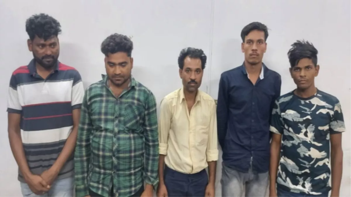 युवती को 60 हजार रुपये में बेचने के आरोप में पांच गिरफ्तार। फोटो जागरण