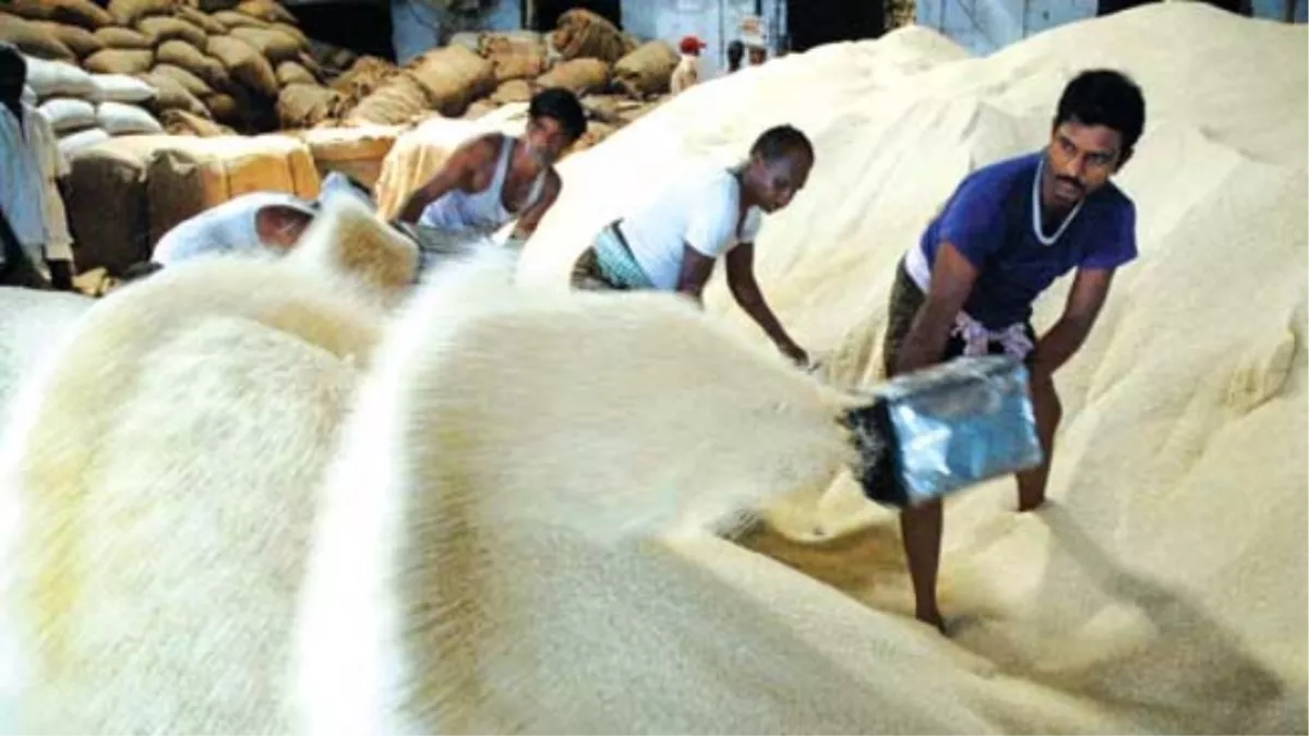 गेहूं-चीनी के बाद अब चावल के निर्यात पर लग सकता है बैन, निर्यातकों में हलचल