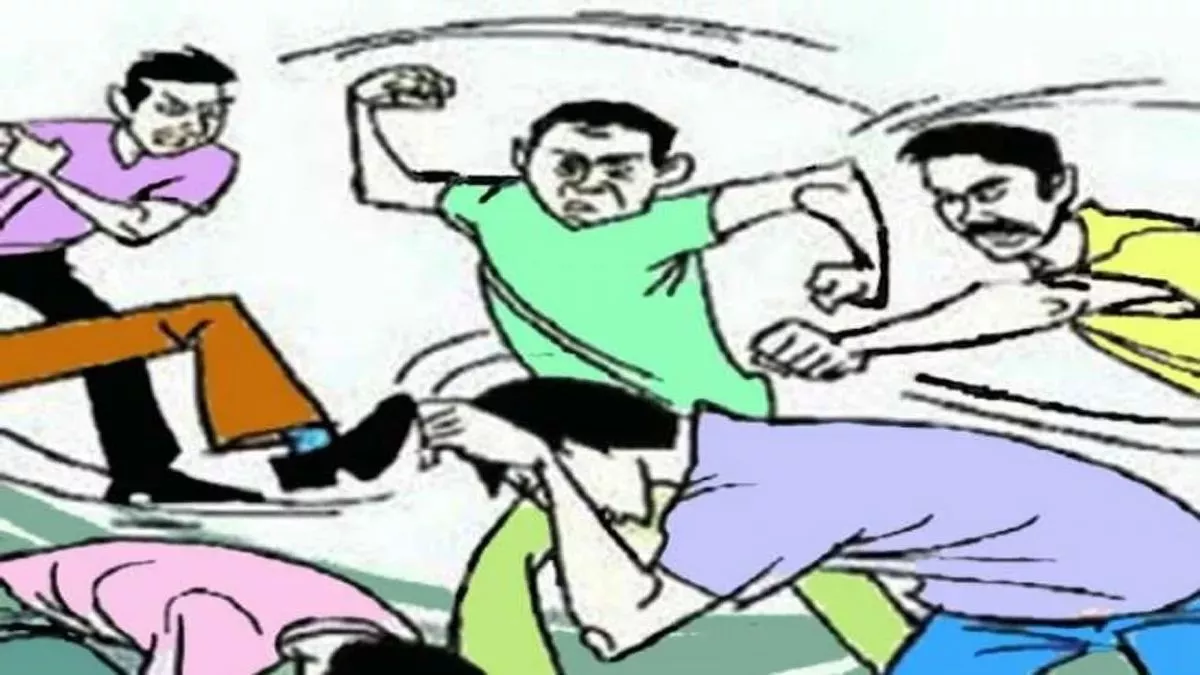 Azamgarh News: कहासुनी के बाद युवक को लाठी-डंडों से पीटा, जान से मारने के 4 आरोपित गिरफ्तार