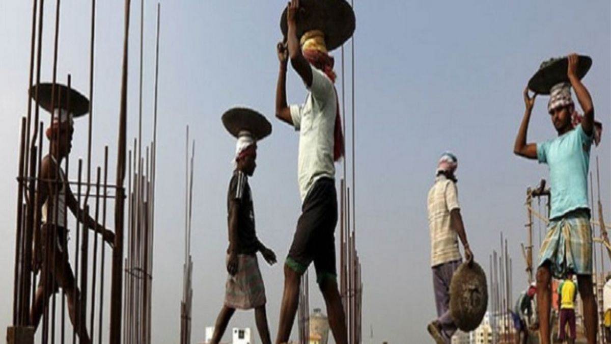 ncr over 4 lakh construction workers in delhi have not renewed their registration