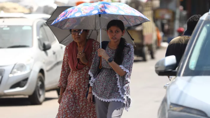 कठुआ में 46 डिग्री पहुंचा तापमान, लोगों का गर्मी से बुरा हाल।