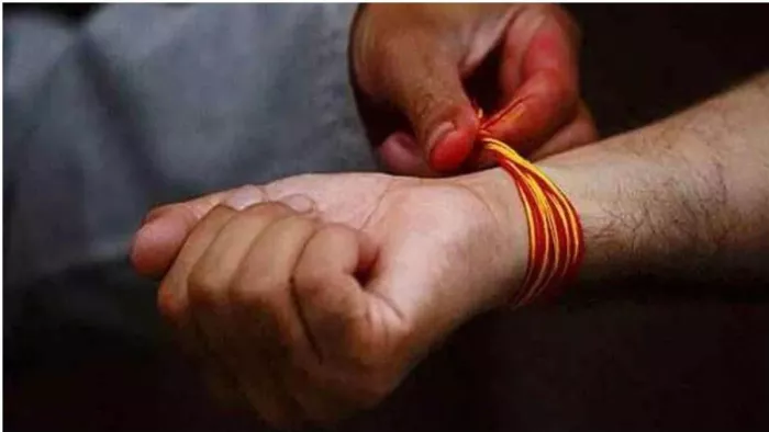 छात्र से हास्टल में मिलने आया हिंदू दोस्त, प्रबंधन ने किया बर्खास्त