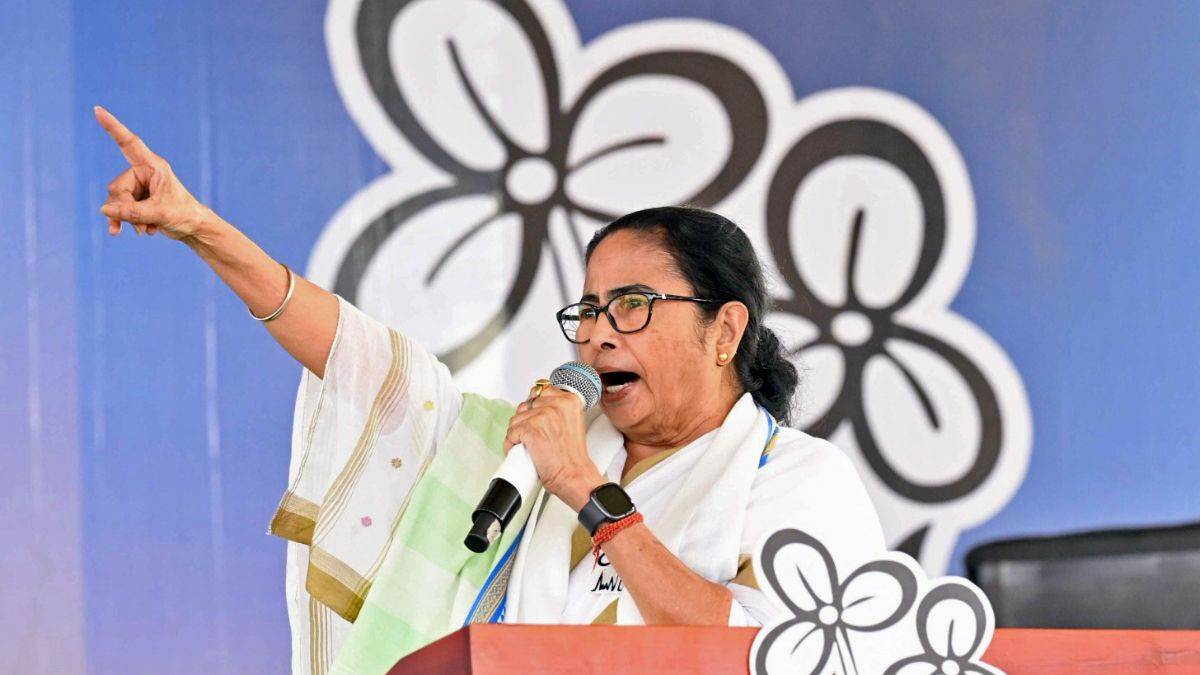 Lok Sabha Election 2024: उस सीट की सियासत जहां से वाममोर्चा को पटखनी देकर उभरीं ममता बनर्जी; 29 साल की उम्र में किया था 'खेला' - lok sabha election 2024 jadavpur seat