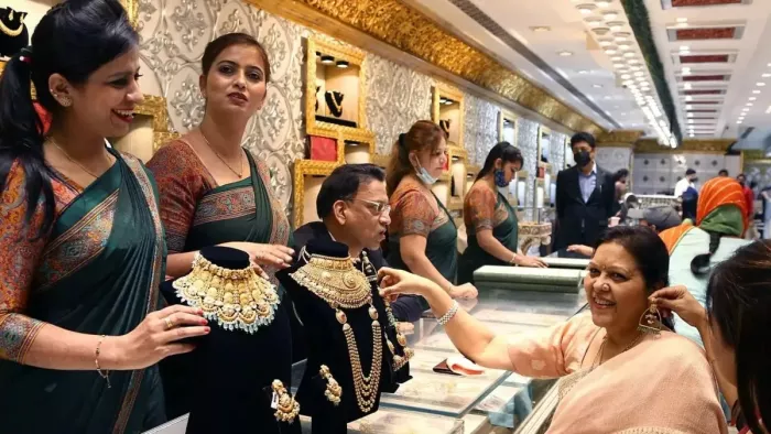 चांदी 91 हजार के पार तो सोने की कीमतें भी छू रही आसमान (फाइल फोटो)