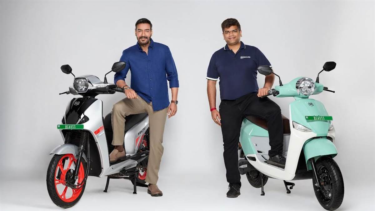 https://www.jagranimages.com/images/newimg/28052025/28_05_2025-bgauss_ajay_devgan_01780_23949085.jpg