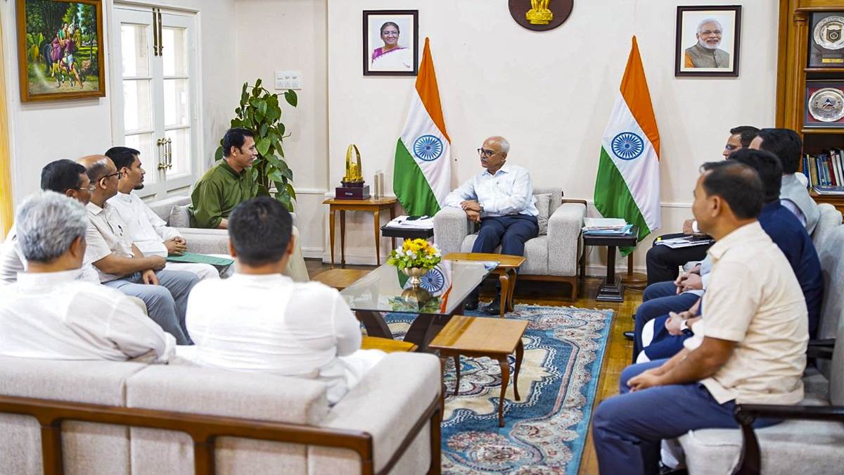 https://www.jagranimages.com/images/newimg/28052025/28_05_2025-manipur_new_goverment_23949562.jpg