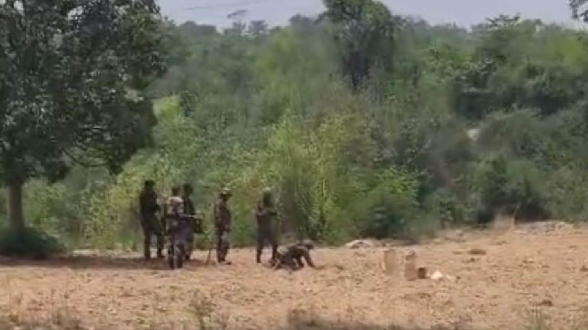 https://www.jagranimages.com/images/newimg/28052025/28_05_2025-pathankot_mortar_23949814.jpg