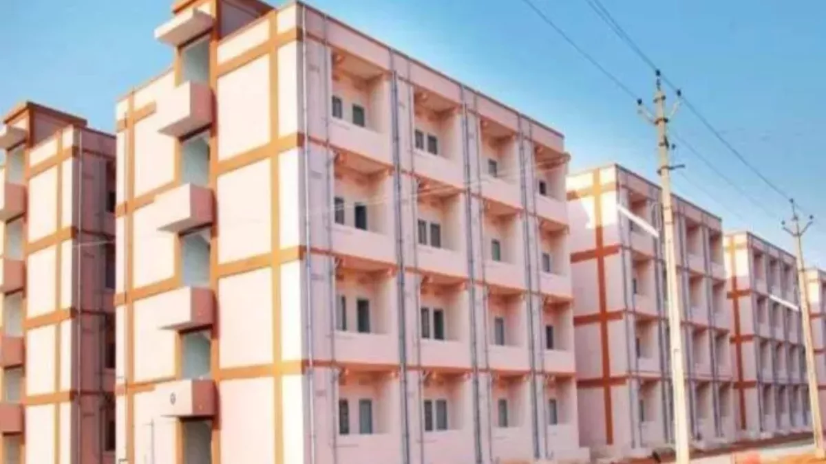 पीएम आवास योजना 2025 के सर्वे में गड़बड़ी, लिस्ट में अयोग्य लाभार्थियों का नाम; रोजगार सेवक बर्खास्त