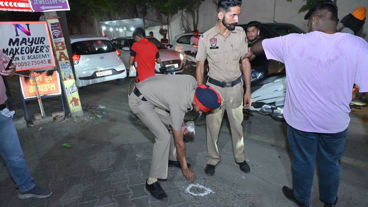 after a collision between two vehicles a person who came to rescue was beaten up and then fired in the air police investigation underway