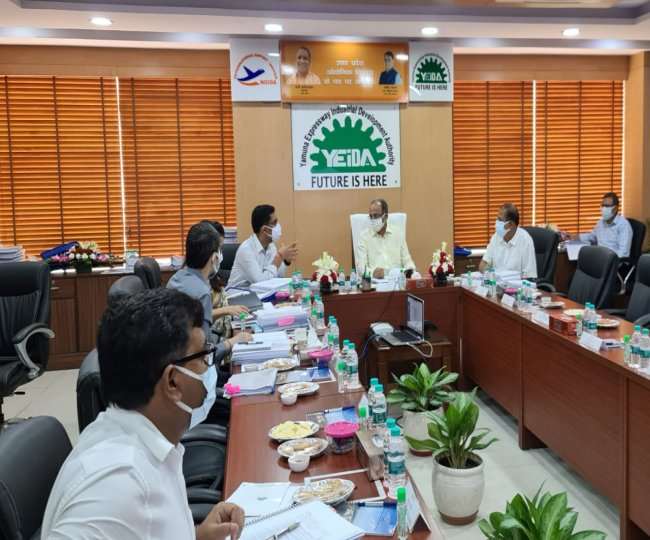 ncr setting up industry buying house and shop expensive at near noida international airport