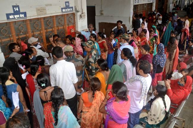 मुजफ्फरपुर सदर अस्पताल में कोरोना टीकाकरण व दवा को लेकर हंगामा