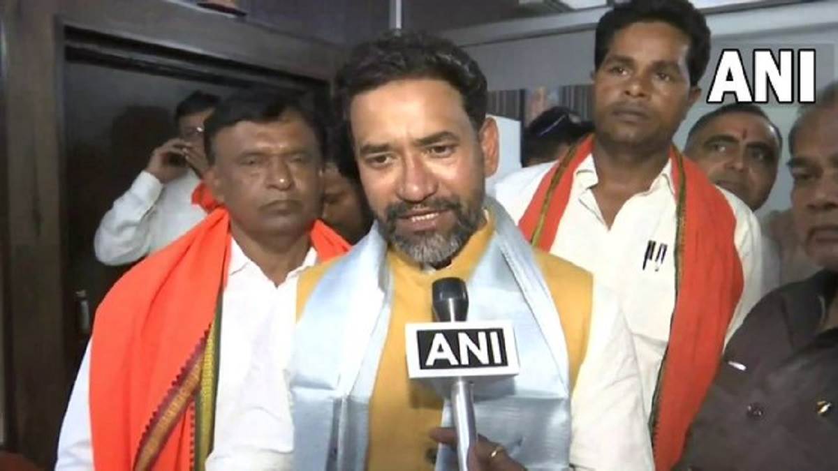 dinesh lal yadav aka nirahua bjp elected loksabah member from azamgarh dinesh lal yadav says double engine government is committed for development of up