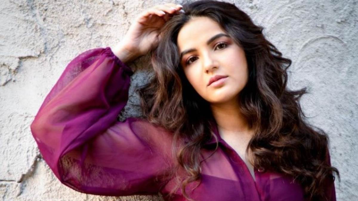 https://www.jagranimages.com/images/newimg/28062022/28_06_2022-jasmine_bhasin_net_worth_story_22843893.jpg
