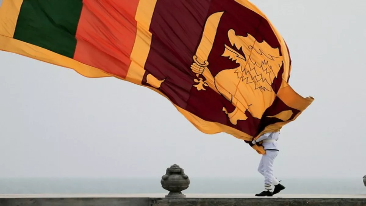 Sri Lanka Economic Crisis: श्रीलंका में एक दिन के लिए भी नहीं बचा है पेट्रोल-डीजल, सरकार ने कंपनियों को ईंधन आयात करने की दी अनुमति