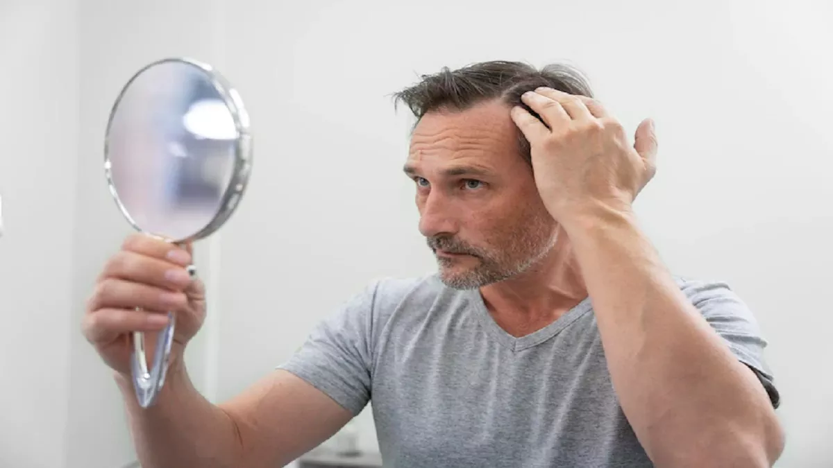 सफेद बालों को काला करने के लिए अपनाएं ये घरेलू उपाय - Follow These Home Remedies To Get Rid Of From White Hair सफेद बालों को काला करने के लिए अपनाएं ये घरेलू उपाय - Follow These Home Remedies To Get Rid Of From White Hair