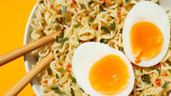 ऐसे बनाएं एग हक्का नूडल्स (Picture Credit- Freepik)